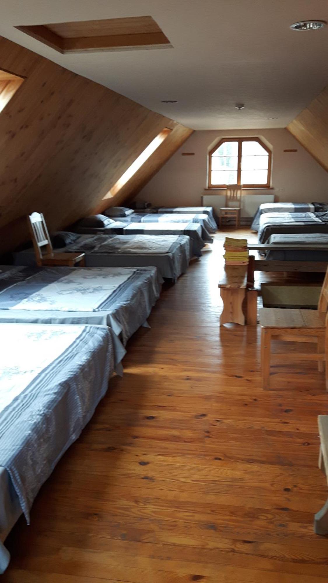 Jaun-Ievinas Hotel Rauna Ngoại thất bức ảnh