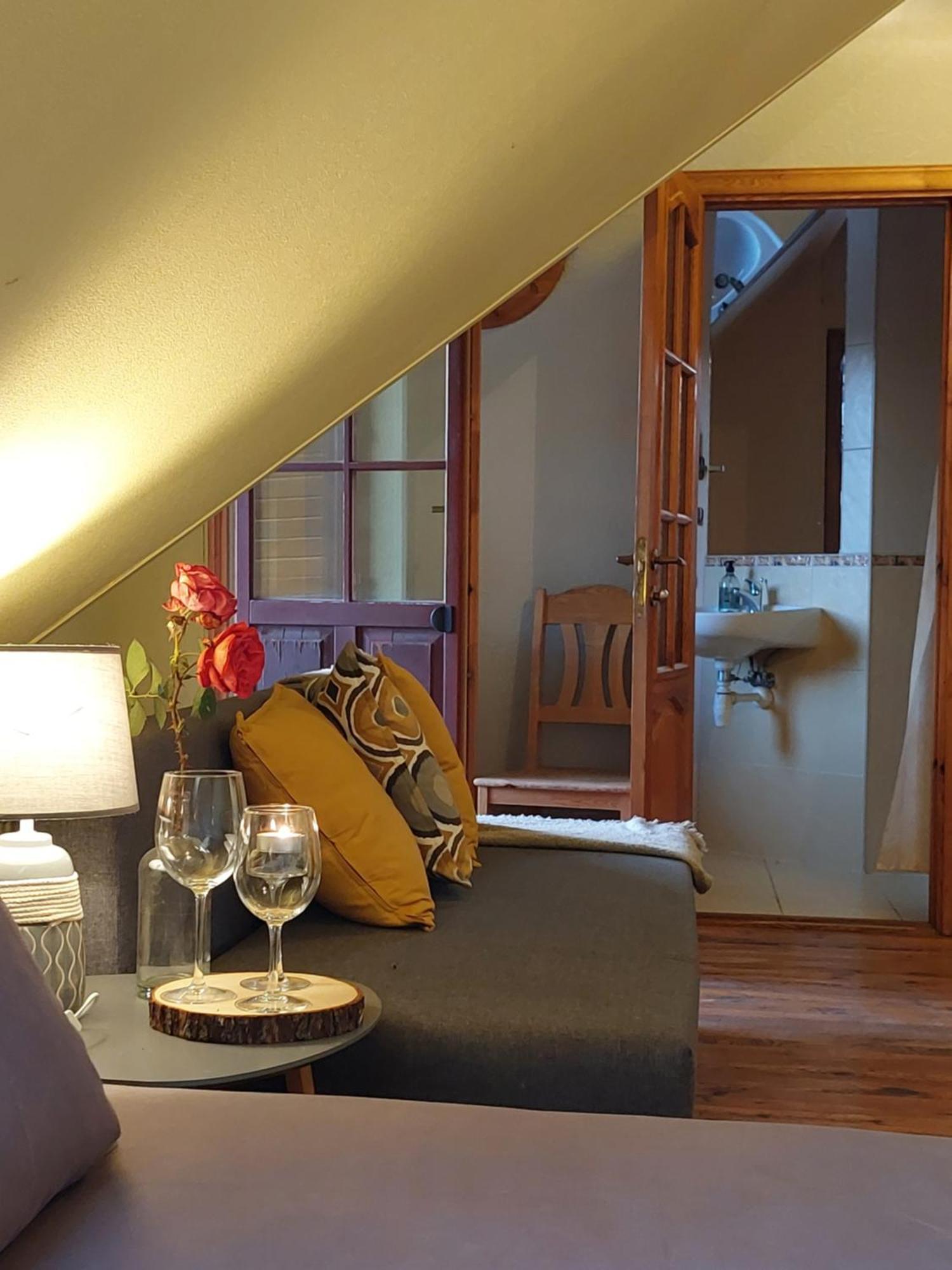 Jaun-Ievinas Hotel Rauna Ngoại thất bức ảnh