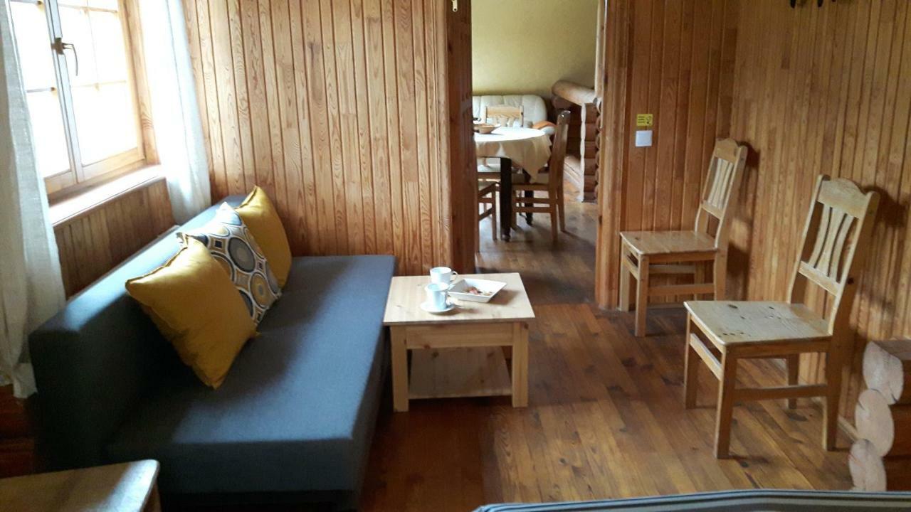 Jaun-Ievinas Hotel Rauna Ngoại thất bức ảnh